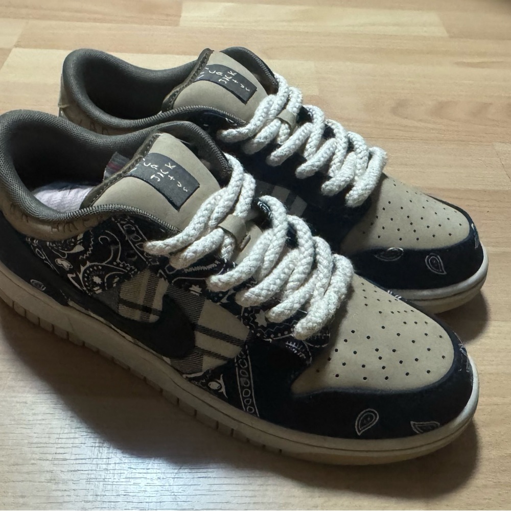 Nike Dunk Low Premium QS SB x Travis Scott Cactus Jack